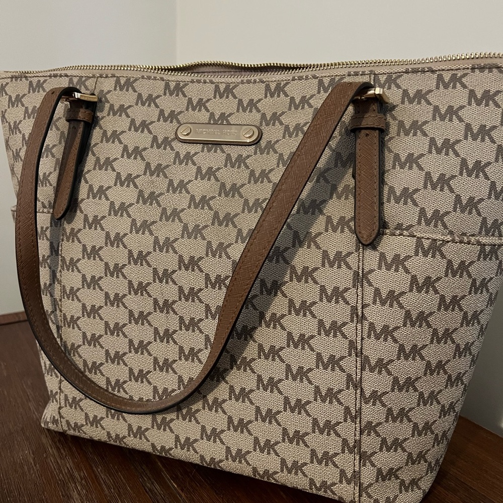 Michael kors tote!